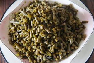 培根肉炒酸豆角的做法步骤:4