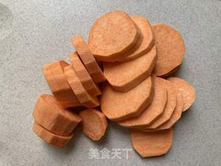 小米红薯饼的做法步骤:2