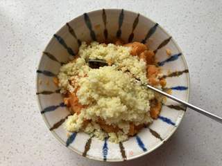 小米红薯饼的做法步骤:5