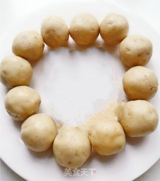 莲蓉蛋黄月饼的做法步骤:5