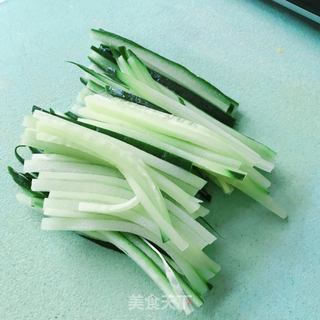 鸡蛋黄瓜吐司卷的做法步骤:10