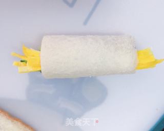 鸡蛋黄瓜吐司卷的做法步骤：15