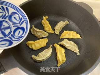 抱蛋煎饺的做法步骤:6