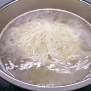 鸡蛋炒面的做法步骤:2