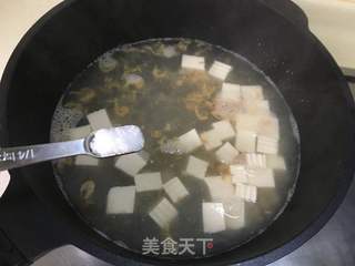 豆腐虾皮鱼丸汤的做法步骤:6