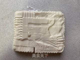 金汤虾仁豆腐的做法步骤:2