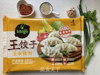 酸汤饺子的做法步骤：1