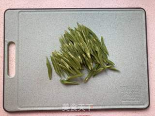 豆角肉丝焖面的做法步骤:2