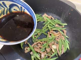 豆角肉丝焖面的做法步骤:11
