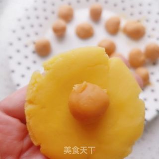 奶黄留心月饼的做法步骤：11