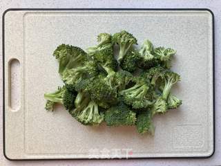 鸡丁炒西兰花的做法步骤:5