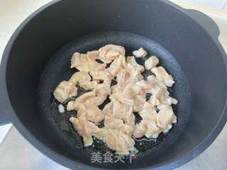 鸡丁炒西兰花的做法步骤:7