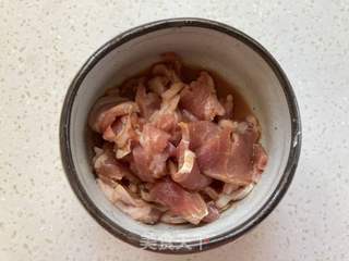 干炒牛肉河粉的做法步骤:3