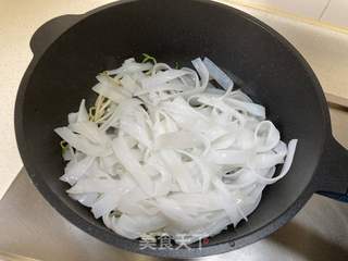 干炒牛肉河粉的做法步骤:7