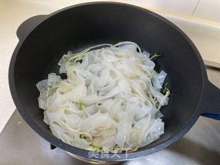 干炒牛肉河粉的做法步骤:8