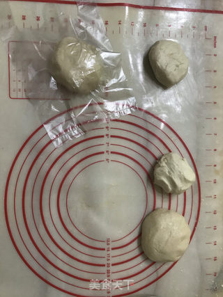 蛋黄酥的做法步骤：11