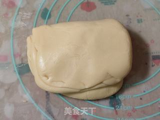 金桃枣泥月饼的做法步骤:5