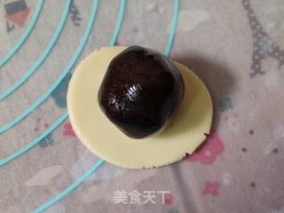 金桃枣泥月饼的做法步骤:8