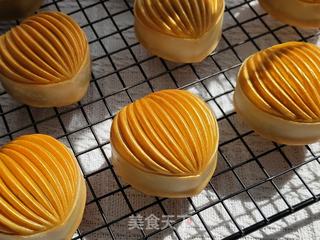 金桃枣泥月饼的做法步骤:14