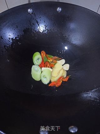 板栗炖鸡的做法步骤:4