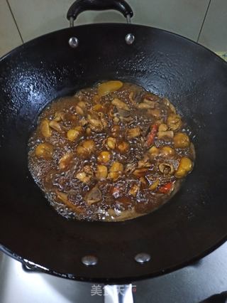板栗炖鸡的做法步骤:12