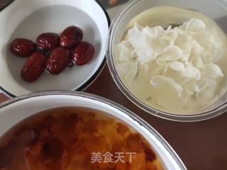 红枣银耳炖桃胶的做法步骤:6