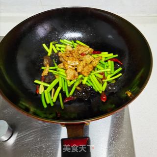 蒜苔炒肉片的做法步骤:10