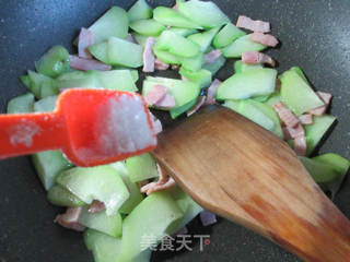 培根炒佛手瓜的做法步骤：8