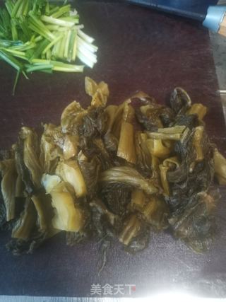 酸菜鱼的做法步骤:2