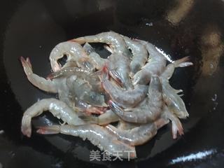 青虾炒辣椒的做法步骤：4