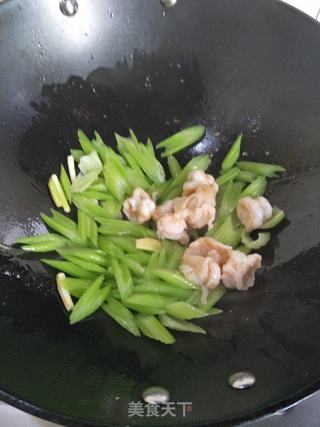 腰果虾仁炒西芹的做法步骤:9