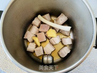 火麻栗子山药红烧肉的做法步骤：2