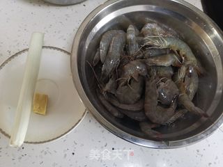 油焖大虾的做法步骤：1