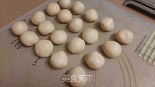 香酥豆沙月饼的做法步骤:8