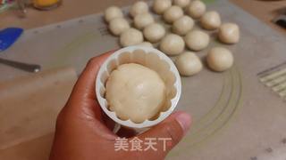 香酥豆沙月饼的做法步骤:9
