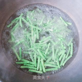 豇豆炒瘦肉的做法步骤：4