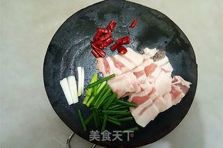 五花肉炒蚕豆的做法步骤:3