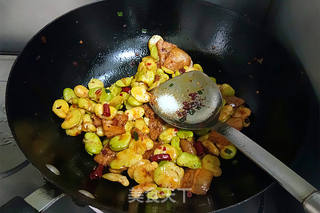 五花肉炒蚕豆的做法步骤:7