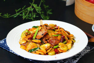 五花肉炒蚕豆的做法步骤:9