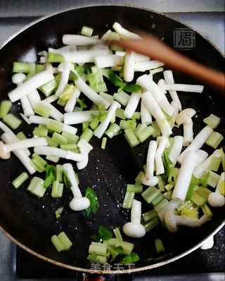 砂锅海鲜粥 的做法步骤:6