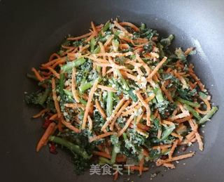 蒸炒茼蒿胡萝卜丝的做法步骤:12