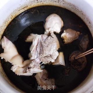 卤猪蹄的做法步骤:12