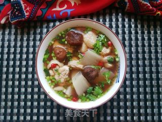 白萝卜红菇鸡腿汤的做法步骤:16
