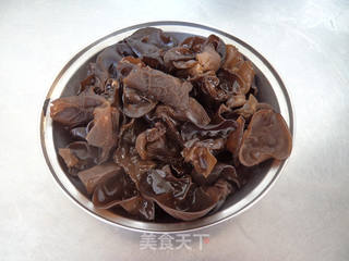 木耳炒虾仁的做法步骤:2