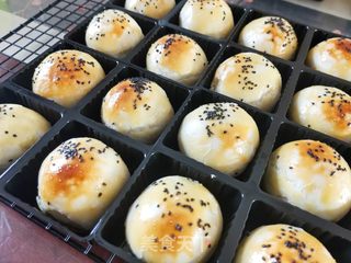 蛋黄酥的做法步骤:52