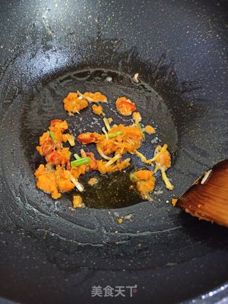 金汤虾仁豆腐的做法步骤:6