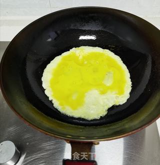 西兰花木耳炒鸡蛋的做法步骤:6