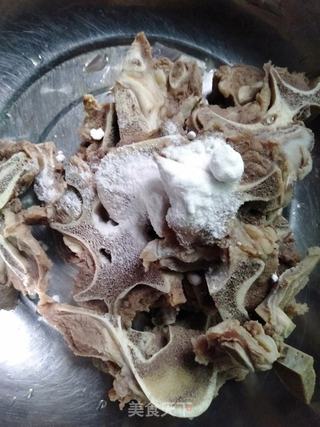 西红柿炖牛骨的做法步骤:4