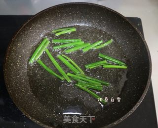 能吃一大碗的炸酱面❗️(京味)?下饭肉丁捞面条的做法步骤:4