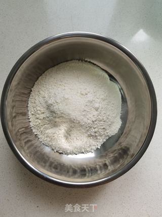 葱油饼的做法步骤：1